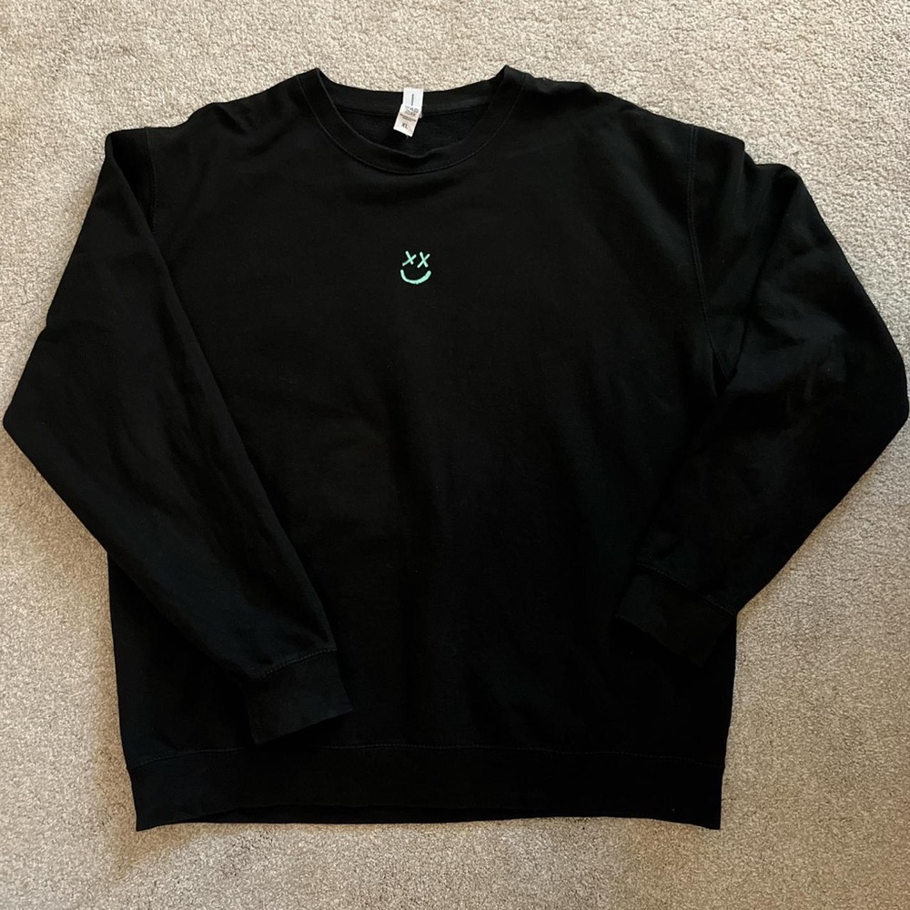SOLD Louis Tomlinson black and teal walls crewneck sweatshirt.